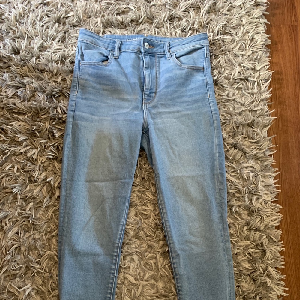 AMERICAN EAGLE JEANS